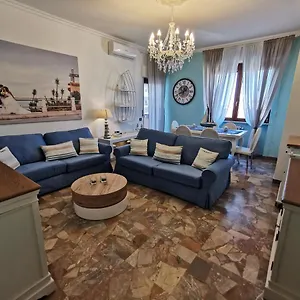 https://appartamento-miramare-follonica.it-tuscanyhotel.com